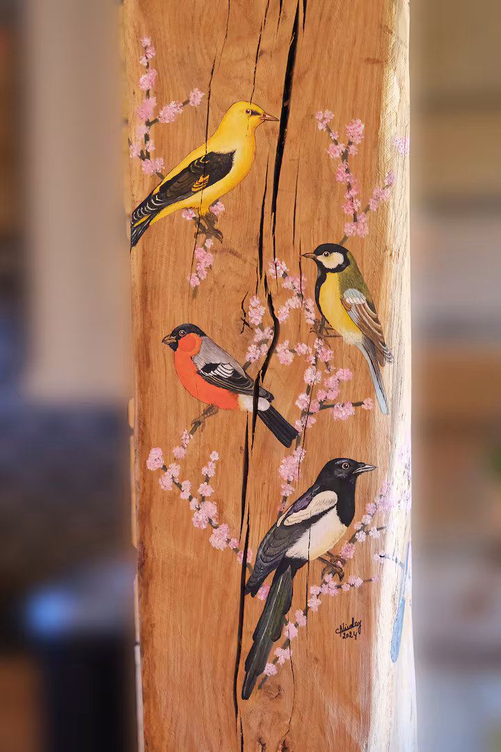 Motif peint et détail décoratif de La Brassinne